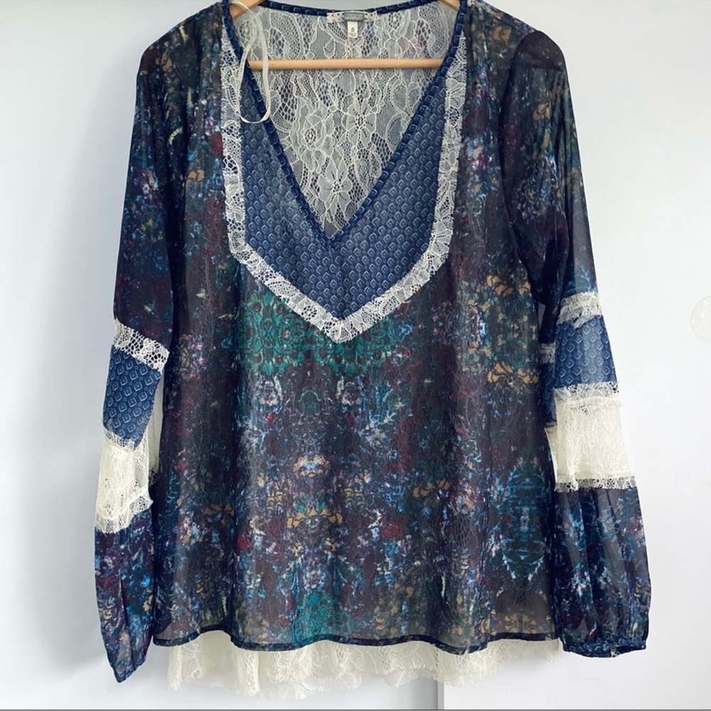 Gimmicks By BKE Bohemian Lace Top Pullover Blouse
Long Sleeve Size S